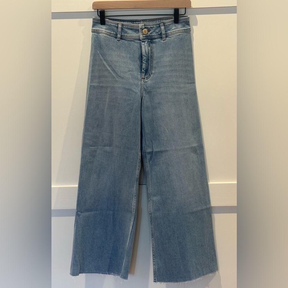 NWT Antonio Melani Women's Wide Leg Raw Hem Denim Jeans Light Wash Size 4